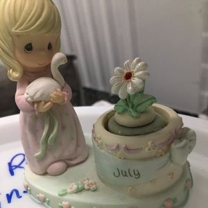 Presous Moment great condition sell fast get them now